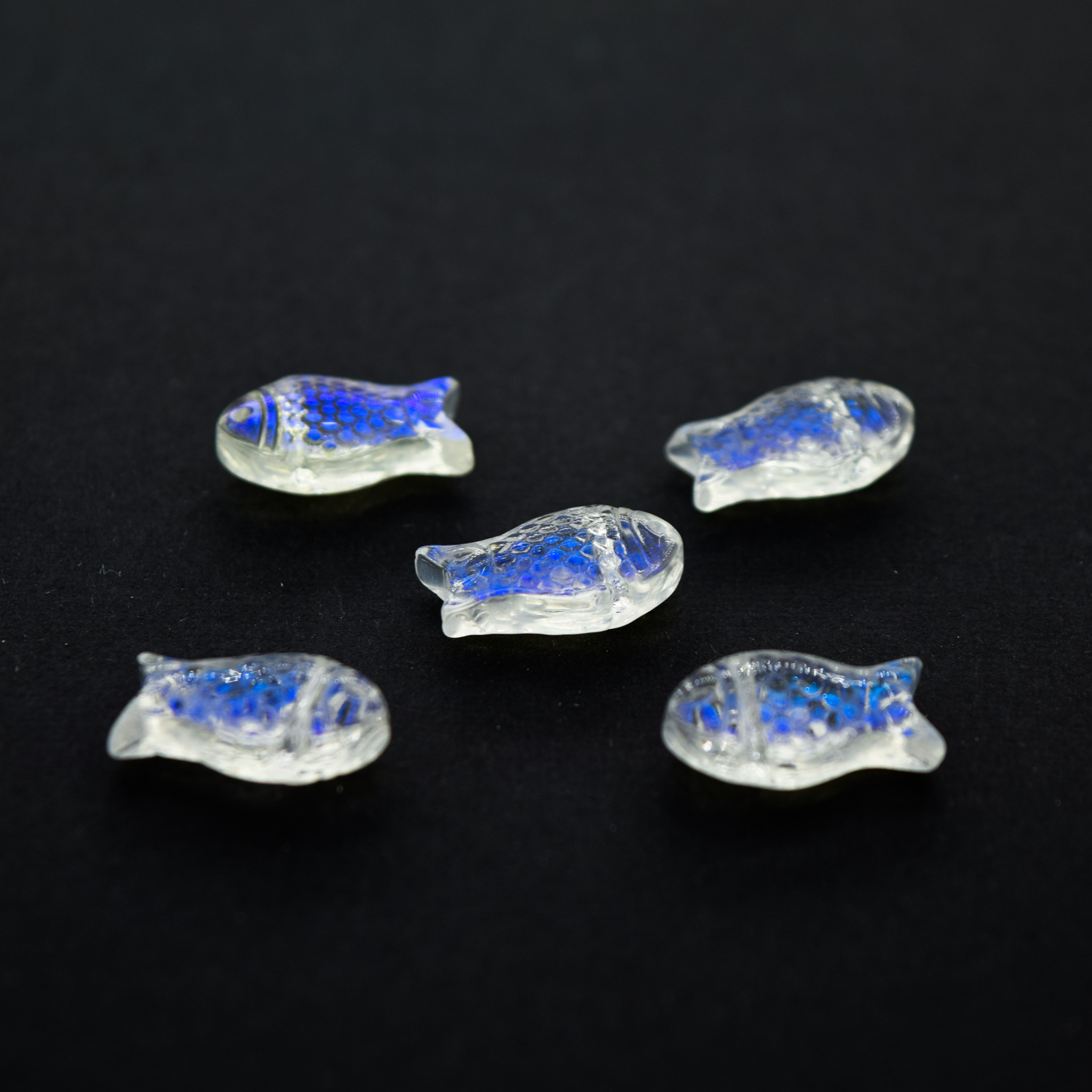 Shimmering pearlescent Glass Fish Beads